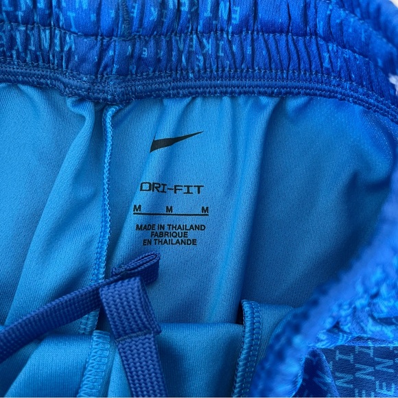 Nike kids Royal Blue Mesh Sports Shorts youth medium - Picture 3 of 4